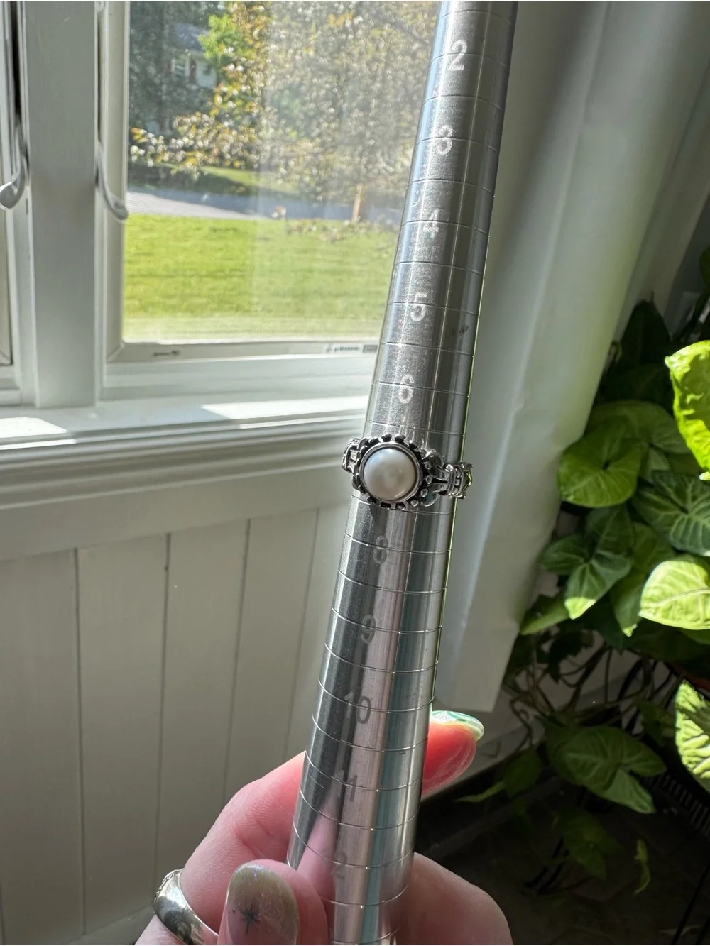 Vintage-Inspired White Mother-of-Pearl Sterling Ring